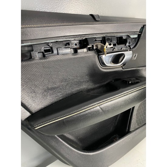 Rear left door panel with sun blind interior VOLVO S90 V90 31393232 31662949 Rear left door panel with sun blind interior VOLVO S90 V90 31393232 31662949