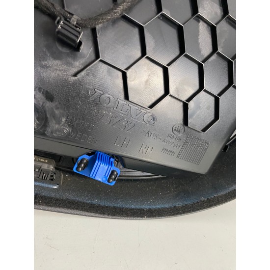 Rear left door panel with sun blind interior VOLVO S90 V90 31393232 31662949 Rear left door panel with sun blind interior VOLVO S90 V90 31393232 31662949