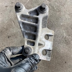 Catalytic Converter Lower Bracket Volvo S60 V60 S90 V90 XC40 XC60 XC90 2016-2023 31439850 