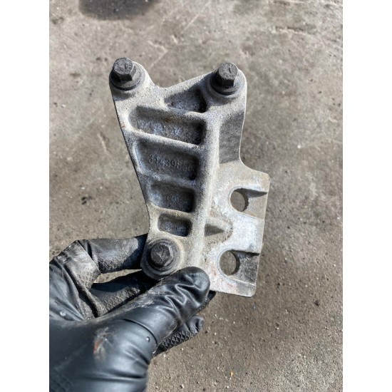 Catalytic Converter Lower Bracket Volvo S60 V60 S90 V90 XC40 XC60 XC90 2016-2023 31439850 