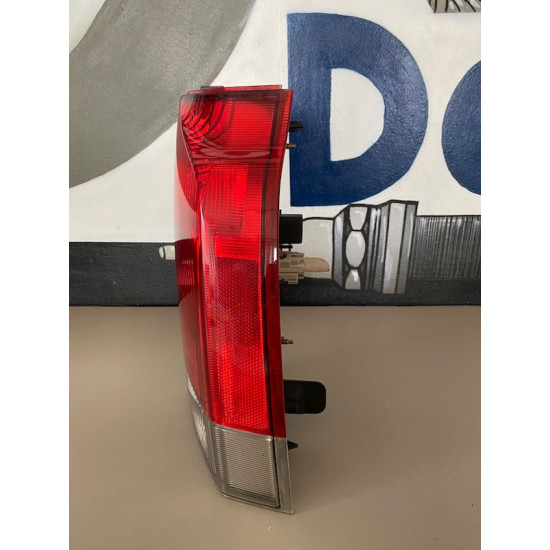 Right taillight Volvo XC70 V70 2000-2007 9154498