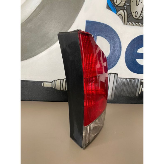 Right taillight Volvo XC70 V70 2000-2007 9154498