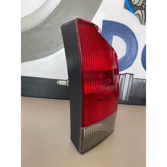 Right taillight Volvo XC70 V70 2000-2007 9154498 17247