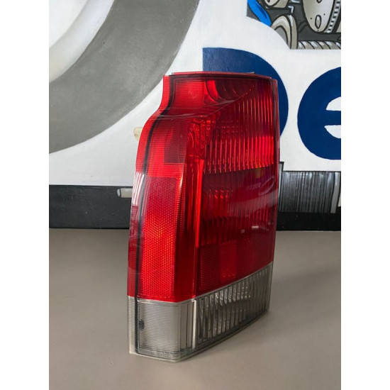 Left taillight Volvo V70 XC70 2000-2007 9154497 9154501 17253