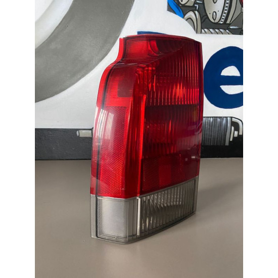 Left taillight Volvo V70 XC70 2000-2007 9154497 9154501 17255