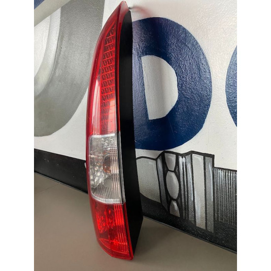 Left taillight Volvo V70 XC70 2004-2007 160985 9483688 30655374 17259