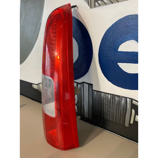 Right taillight Volvo V70 XC70 2004-2007 160986 9483689 30655375 17267