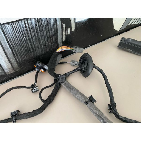 Front Left Door Wires Volvo XC40 2018+ 32218826