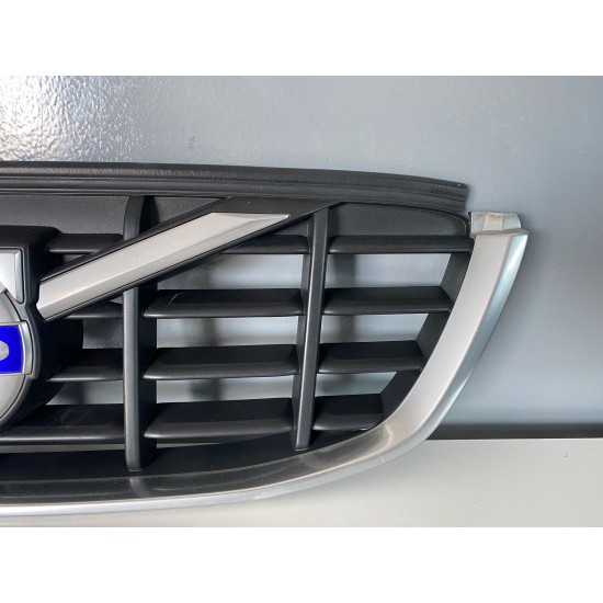 Grila cu radar distronic Volvo XC60 2008-2013 30764559 30764557
