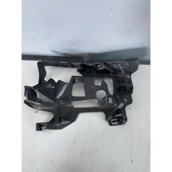 Left front bumper mounting bracket Volvo V60 S60 R-Design 2014+ 31383140 Left front bumper mounting bracket Volvo V60 S60 R-Design 2014+ 31383140