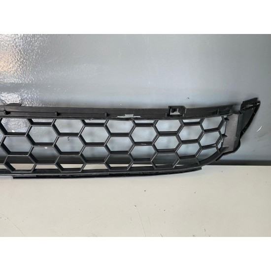 Grila bara fata Volvo V60 S60 R-Design 2014-2018 31383148 Grila bara fata Volvo V60 S60 R-Design 2014-2018 31383148