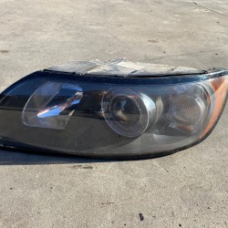 Far stanga halogen VOLVO V50 2006 31335221