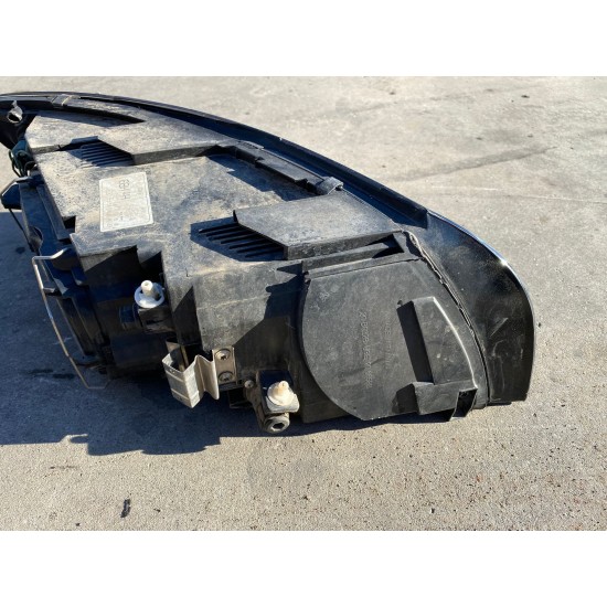 Far stanga halogen VOLVO V50 2006 31335221 Far stanga halogen VOLVO V50 2006 31335221