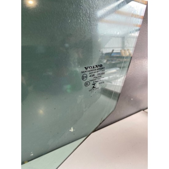 Geam stanga fata Volvo XC60 2018+ 32244870 Geam stanga fata Volvo XC60 2018+ 32244870