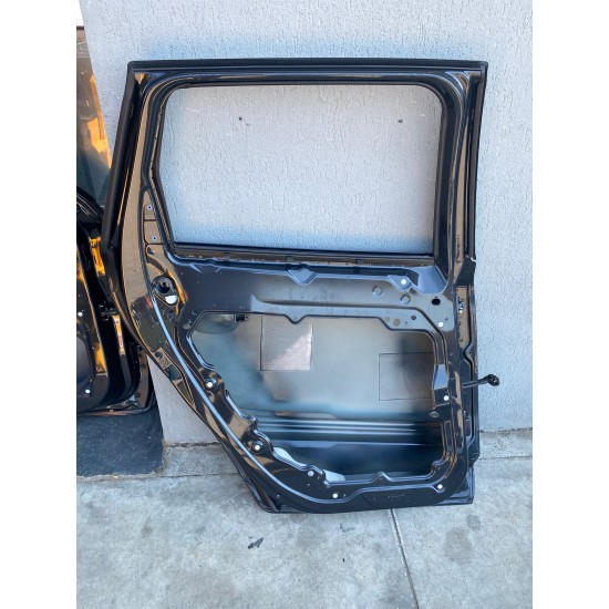 Usa stanga spate Volvo XC60 2008-2017 30745503 31402417 Usa stanga spate Volvo XC60 2008-2017 30745503 31402417