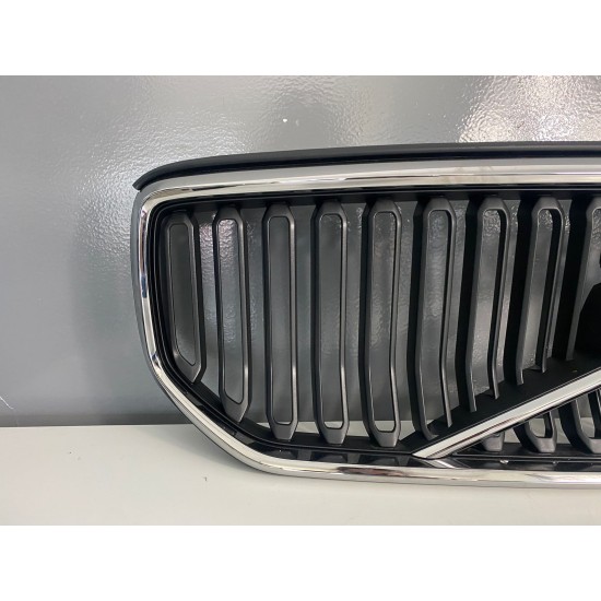 Grila bara fata VOLVO XC40 MOMENTUM 2022+ FACELIFT 32291476 Grila bara fata VOLVO XC40 MOMENTUM 2022+ FACELIFT 32291476