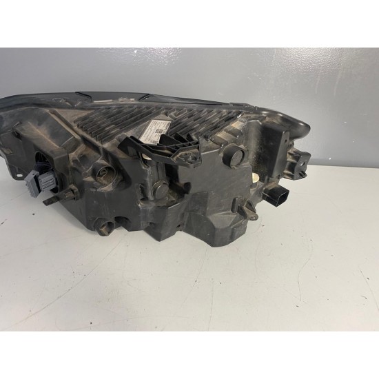 Far dreapta MID LED LHD VOLVO XC60 2018+ 32133545