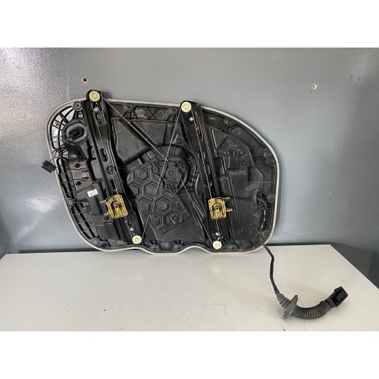 Front door right window lift mechanism Volvo XC40 2018+ 30747092 Front door right window lift mechanism Volvo XC40 2018+ 30747092