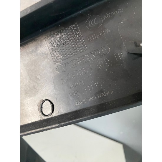 Ornament interior portbagaj stanga VOLVO XC40 2018+ 30747057