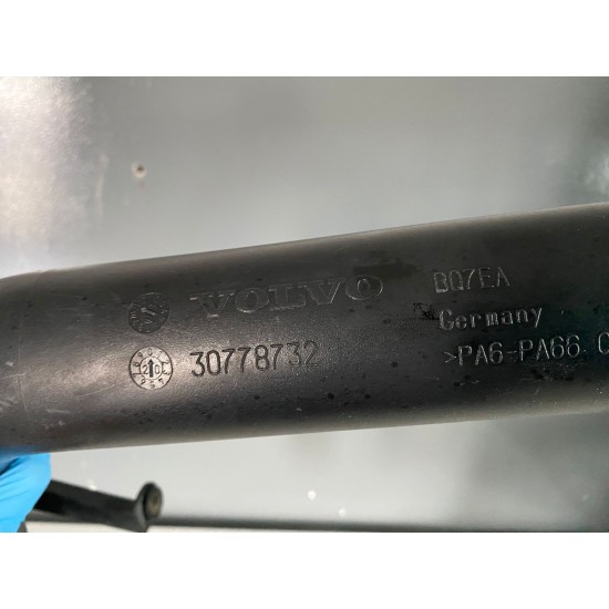 Charger intake pipe VOLVO S80 XC60 V70 XC70 30778732 Charger intake pipe VOLVO S80 XC60 V70 XC70 30778732