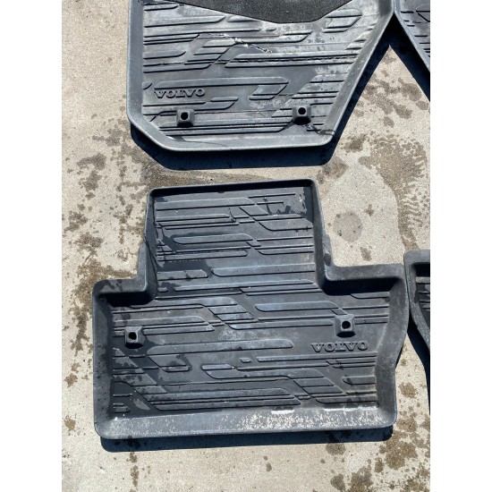 Mat set rubber VOLVO S60 V60 2010-2017 31377831 31377830 31377832 31377833 39828878 Mat set rubber VOLVO S60 V60 2010-2017 31377831 31377830 31377832 31377833 39828878
