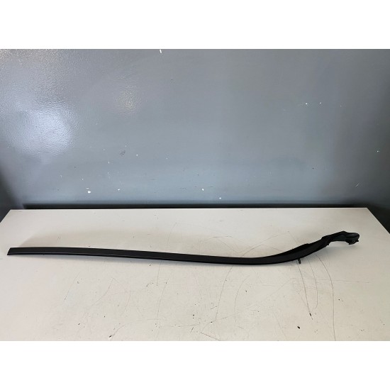 Windshield front right trim Volvo S60 V60 2011-2018 31335865 31416141 Windshield front right trim Volvo S60 V60 2011-2018 31335865 31416141