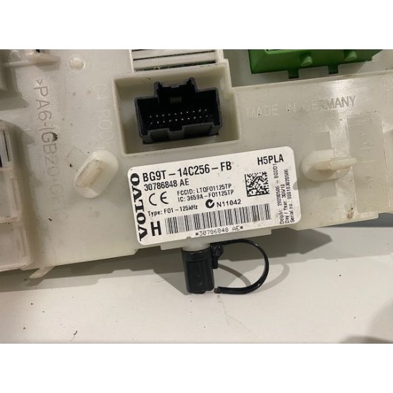 Fuse box Volvo V60 D6 HYBRID 2014-2018 30786848 31327994