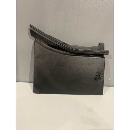 Cover baterry box rear section VOLVO V60 D6 HYBRID 2014-2018 31202084 Cover baterry box rear section VOLVO V60 D6 HYBRID 2014-2018 31202084