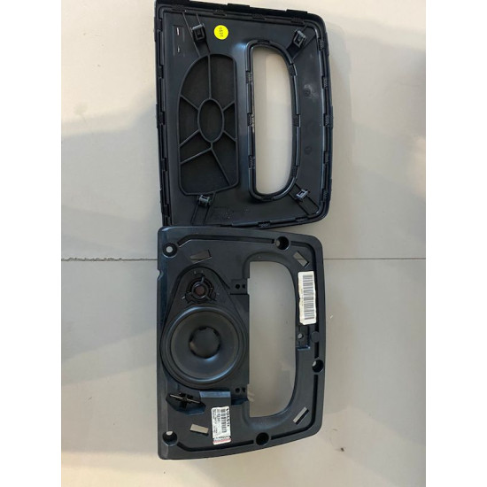 Boxa DYNAUDIO centrala cu navigatie si ornament VOLVO XC90 30752351