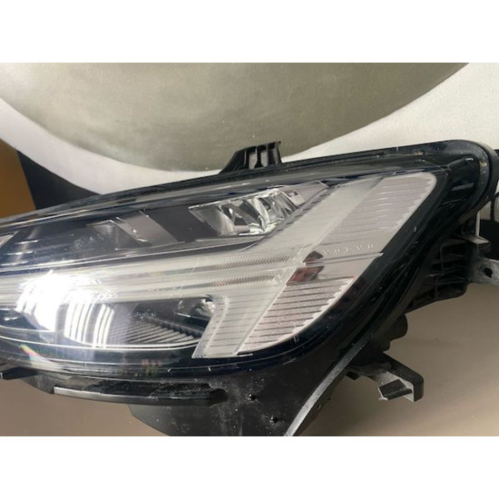 Far stanga fata FULL LED VOLVO S60 V60 2018+ 32314178