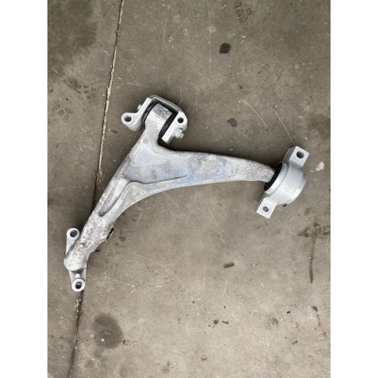 Front left control arm Volvo V60CC V90CC XC60 XC90 2016+ 31360644 Front left control arm Volvo V60CC V90CC XC60 XC90 2016+ 31360644