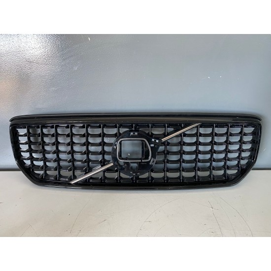 Grila bara fata VOLVO XC40 FACELIFT R-DESIGN 2022+ 32291465 32409406 Grila bara fata VOLVO XC40 FACELIFT R-DESIGN 2022+ 32291465 32409406