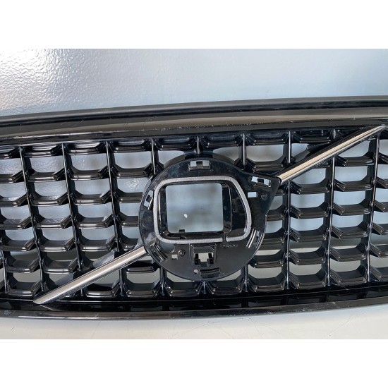 Grila bara fata VOLVO XC40 FACELIFT R-DESIGN 2022+ 32291465 32409406 Grila bara fata VOLVO XC40 FACELIFT R-DESIGN 2022+ 32291465 32409406
