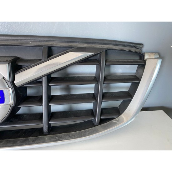 Grila Bara Fata Volvo XC60 2008-2013 30764558 30764556 Grila Bara Fata Volvo XC60 2008-2013 30764558 30764556