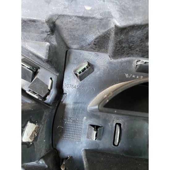 Grila Bara Fata Volvo XC60 2008-2013 30764558 30764556 Grila Bara Fata Volvo XC60 2008-2013 30764558 30764556