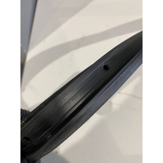 Left strip moulding door VOLVO XC60 2018+ 32378543