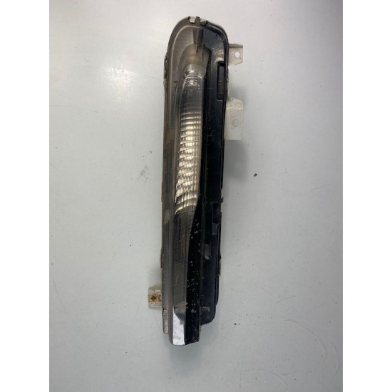 Front Right daylight Volvo V40 2012-2019 31290581