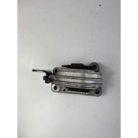 Tampon motor VOLVO S60 V70 XC70 XC90 S80 2002-2005 163CP 30776354 Tampon motor VOLVO S60 V70 XC70 XC90 S80 2002-2005 163CP 30776354