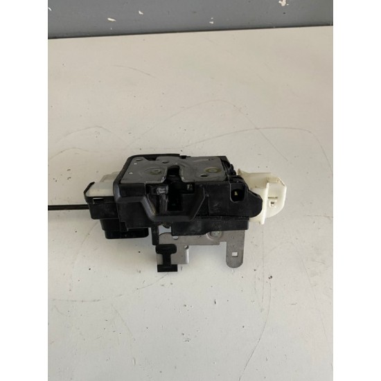 Broasca incuietoare usa fata dreapta Volvo V40 V40CC 31301422 31440390 Broasca incuietoare usa fata dreapta Volvo V40 V40CC 31301422 31440390