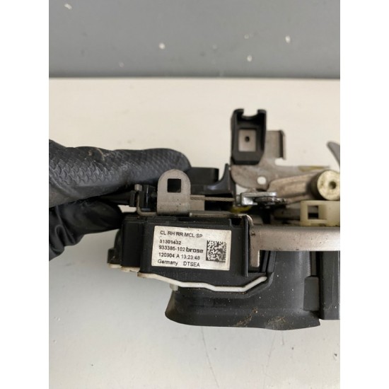 Broasca incuietoare usa dreapta spate VOLVO V40 V40CC 31301432 31440398 Broasca incuietoare usa dreapta spate VOLVO V40 V40CC 31301432 31440398