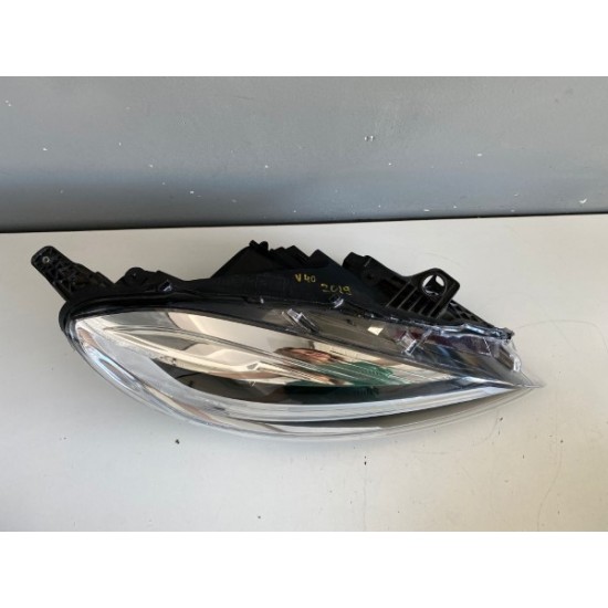 Far dreapta LED LHD VOLVO V40 2019 32228480