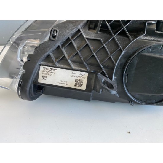 Far dreapta LED LHD VOLVO V40 2019 32228480