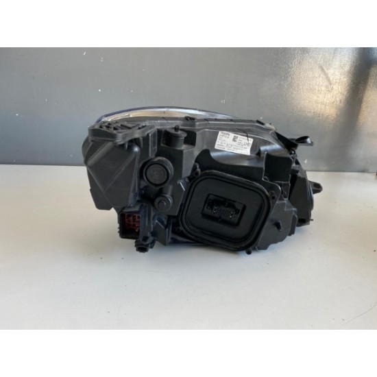 Far stanga MID LED LHD Volvo V40 2012 + 31677018 Far stanga MID LED LHD Volvo V40 2012 + 31677018