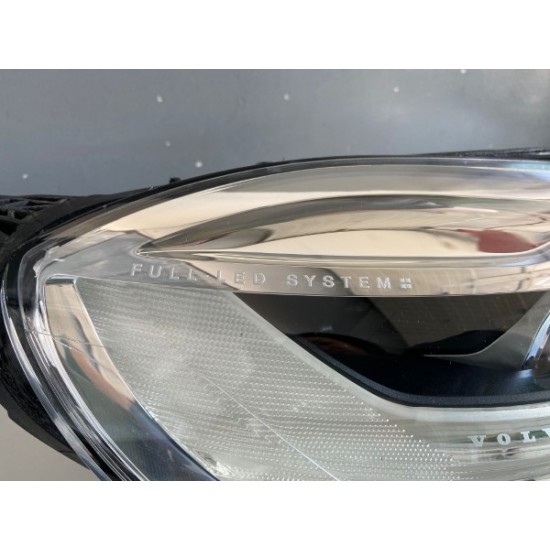 Far dreapta MID LED LHD VOLVO V40 2012-2019 32228484