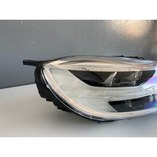 Far dreapta MID LED LHD VOLVO V40 2012-2019 32228484