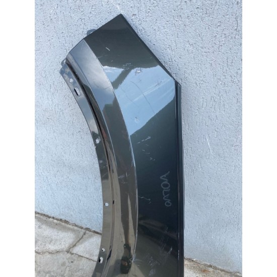 Aripa stanga fata VOLVO XC40 2018+ 31457586