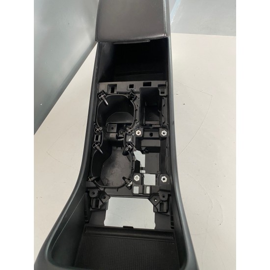 Framework transmission tunnel console VOLVO XC40 2019 32352198 Framework transmission tunnel console VOLVO XC40 2019 32352198