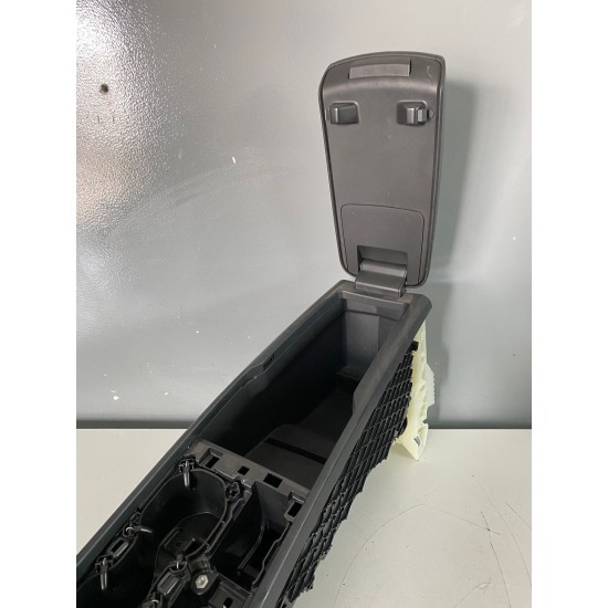 Framework transmission tunnel console VOLVO XC40 2019 32352198 Framework transmission tunnel console VOLVO XC40 2019 32352198
