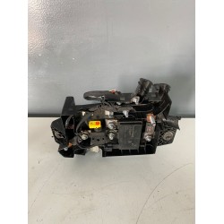 Battery terminal clamp fuse box Volvo XC40 2019 32200334 32244542 31473877
