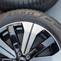 Jante 19" Volvo C40 XC40 Electric+anvelope Pirelli PZero ELECT 235/55R19 si 255/45R19 - 32143627 / 32143628